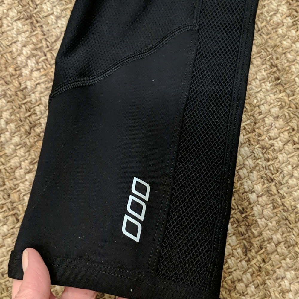 Lorna Jane Mesh Capri Leggings - Picture 2 of 6